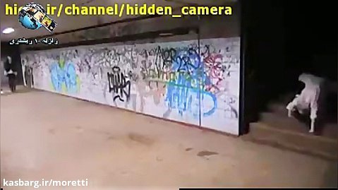 دوربین مخفی زن ترسناک در خیابان