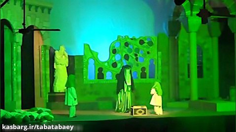 صحنه هایی از اجرای تئاتر الشمس تشرق من حلب در حرم حضرت زینب س