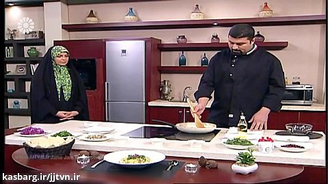 چیکن رد کلج و سالاد اسفناج، علی عابدیان (کارشناس آشپزی)