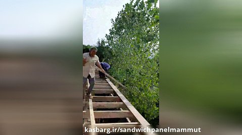 اجرای سربندی سقف برای ویلا با چوب نراد