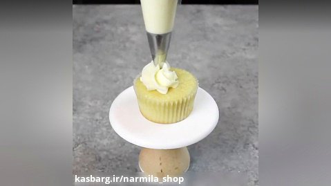 تزیین کاپ کیک با ترافل های رنگی - لوازم قنادی نارمیلا