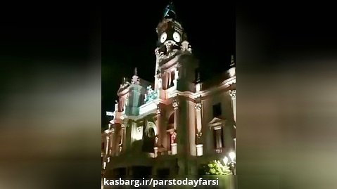 خاموشی چراغ های «میدان عمارت شهرداری» والنسیا به مناسبت 
