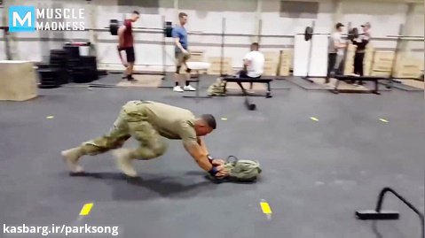 تمرینات فوق العاده سخت و حرفه ایی سرباز ارتش در بدنسازی