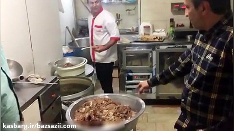 حلیم ‌‌مراحل پخت گوشت حلیم در دیگ ..