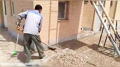 حمله باورنکردنی ملخ ها در نائین اصفهان