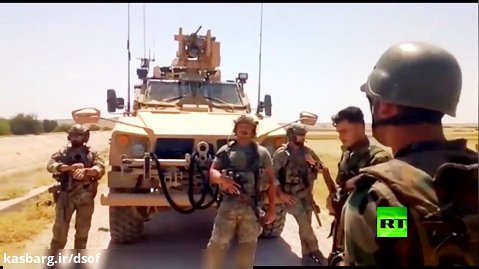 مقابله سرباز ارتش سوریه برابر کاروان نظامی آمریکا