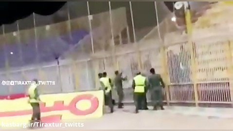 فحاشی هواداران نفت مسجدسلیمان به تیم ماشین سازی