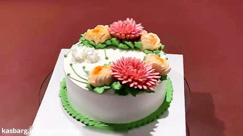 چند تا روش زیبا برای تزیین کیک خامه ای