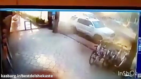 ویدیو لحظه اصابت راکت در یکی از رستورانت ها در شهرنو